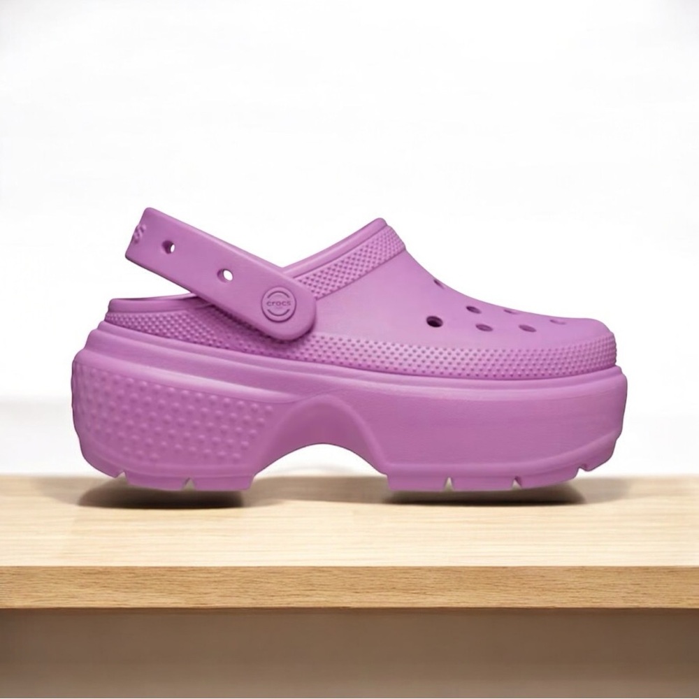 CROCS Platform Clogs in Lavender Purple - Picture 2 of 9